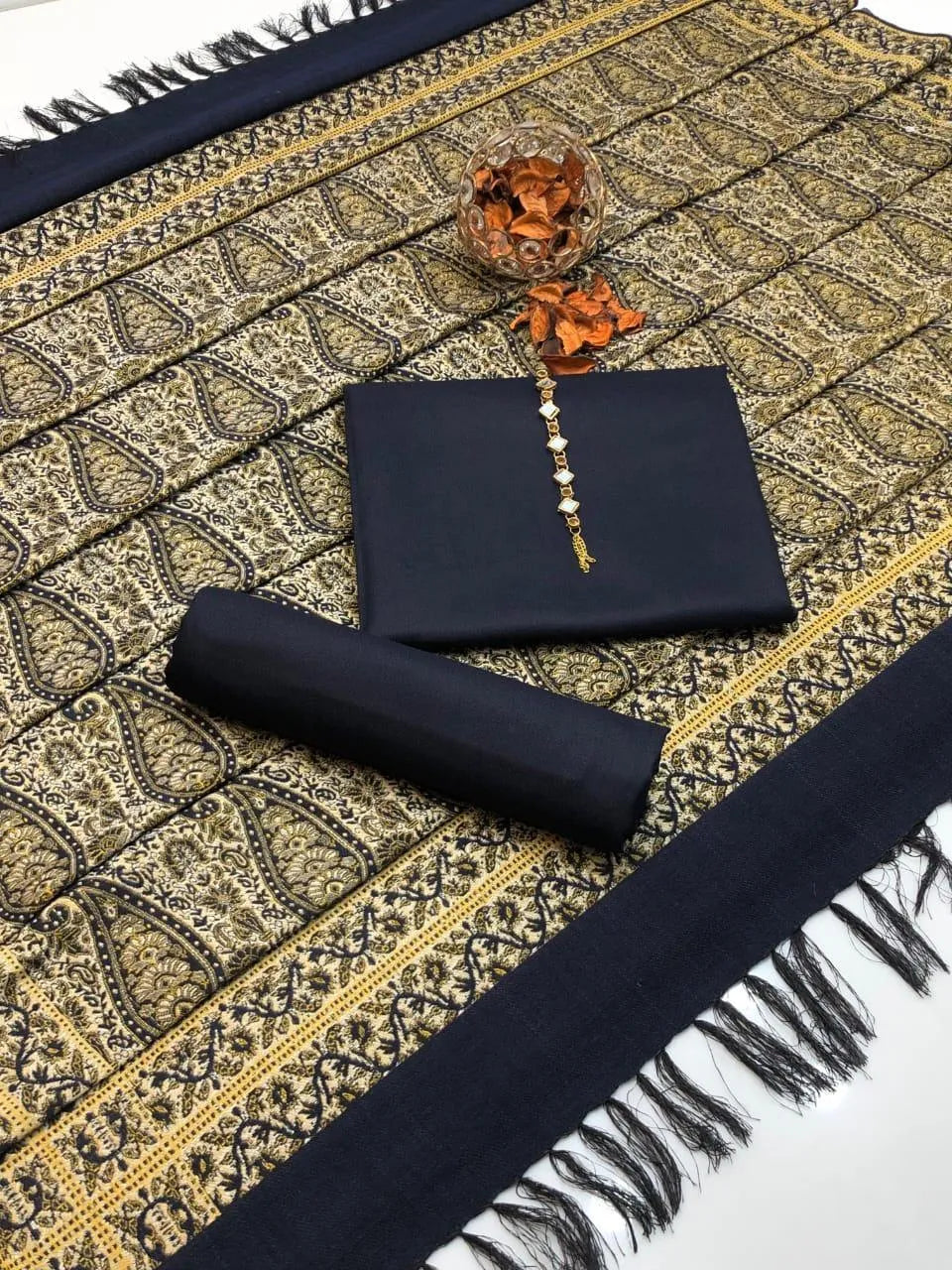 3 Pcs Women's Unstitched Plain Suit